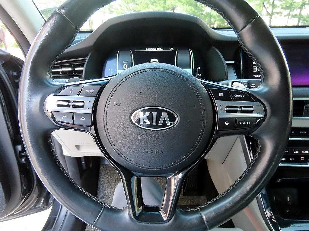 Kia K7 — photo 08