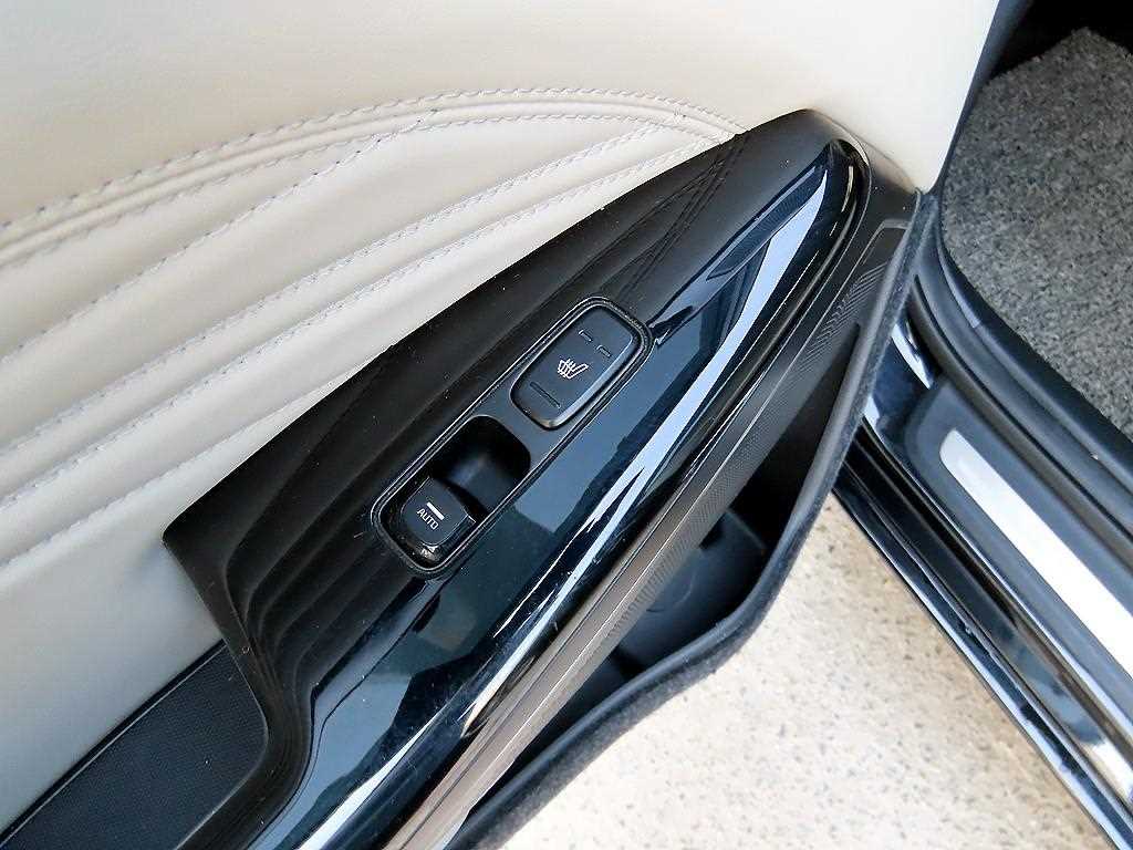 Kia K7 — photo 16