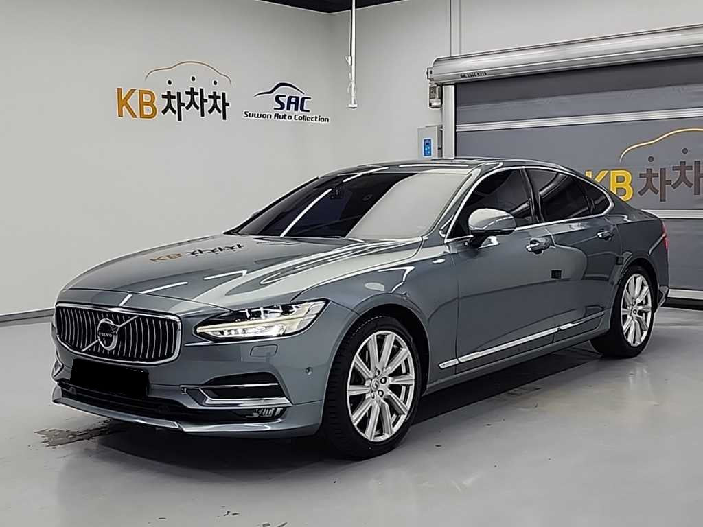 Volvo S90 — photo 01