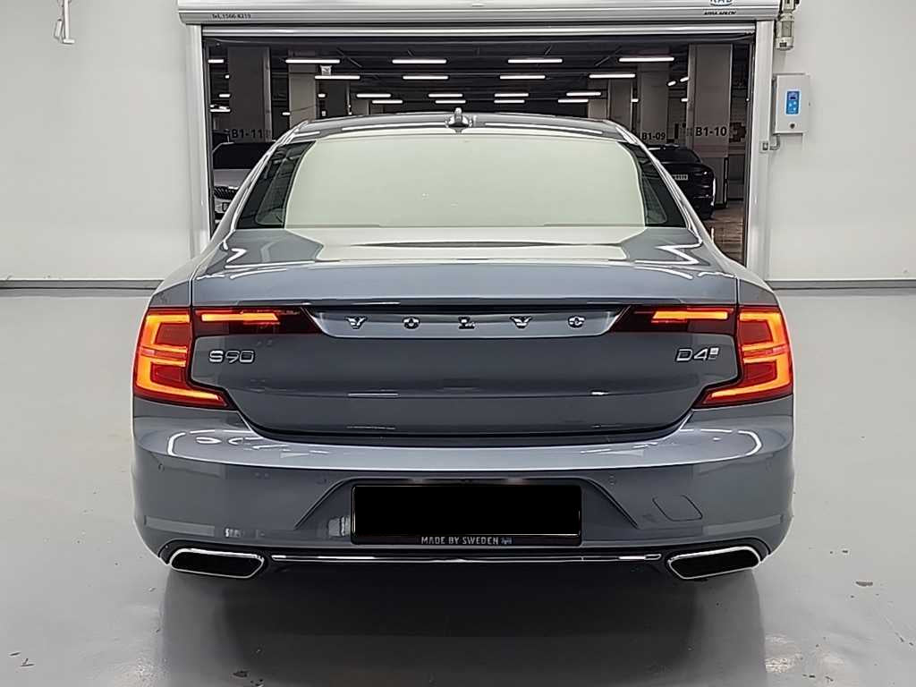 Volvo S90 — photo 03