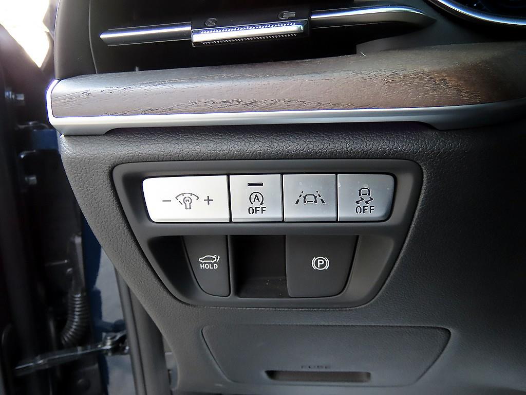Genesis G80 — photo 14