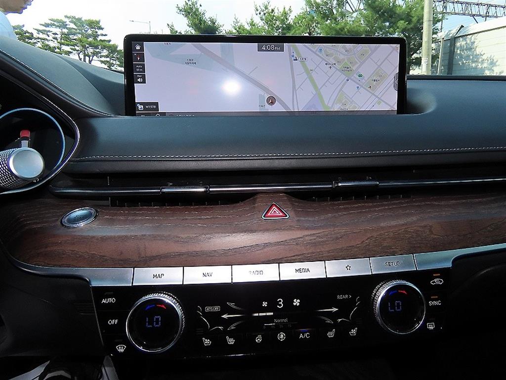 Genesis G80 — photo 15