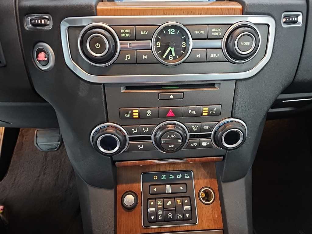 Land Rover Discovery — photo 10