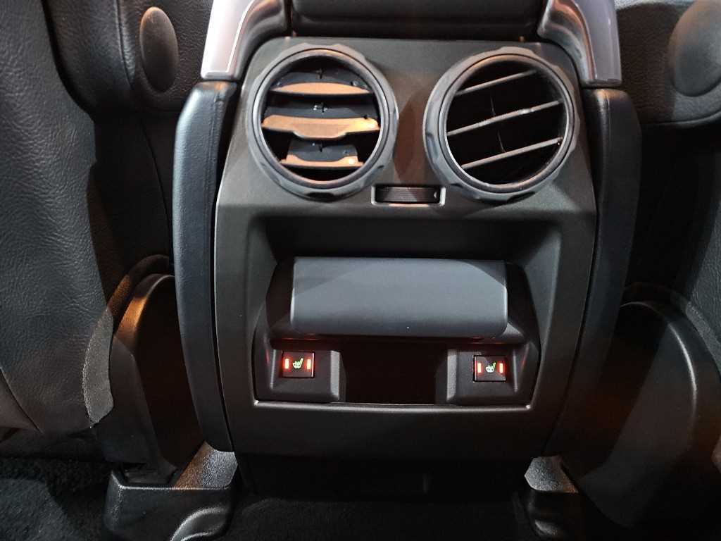 Land Rover Discovery — photo 13