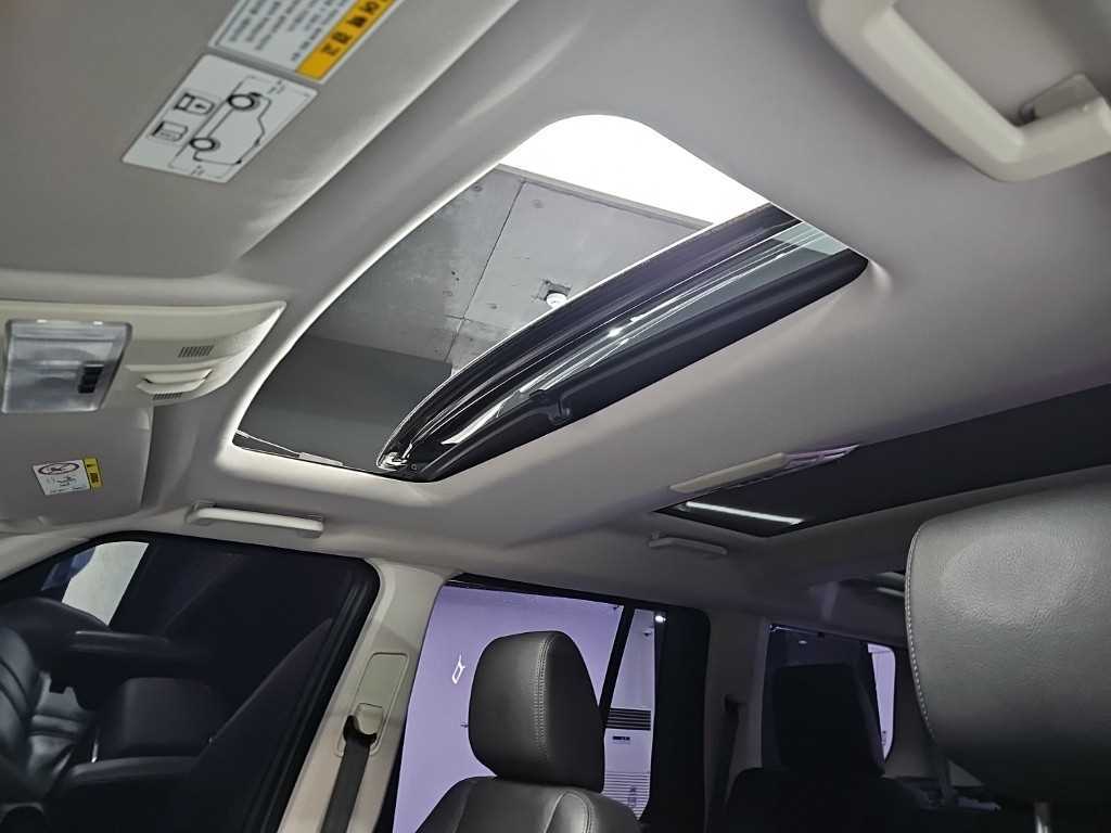 Land Rover Discovery — photo 14