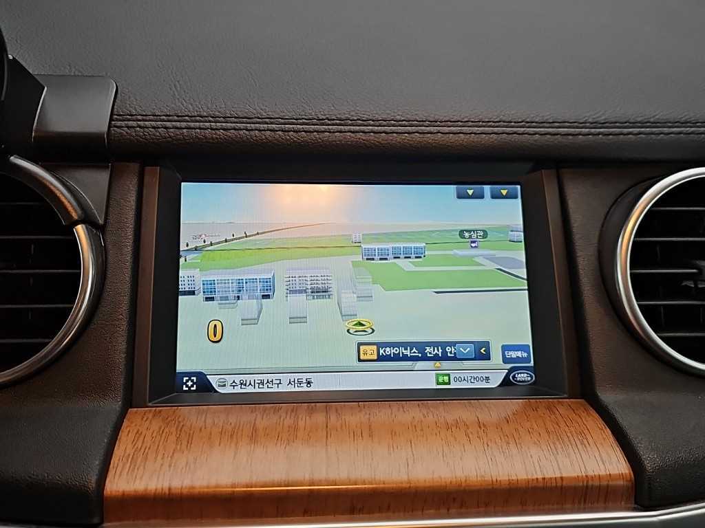 Land Rover Discovery — photo 15