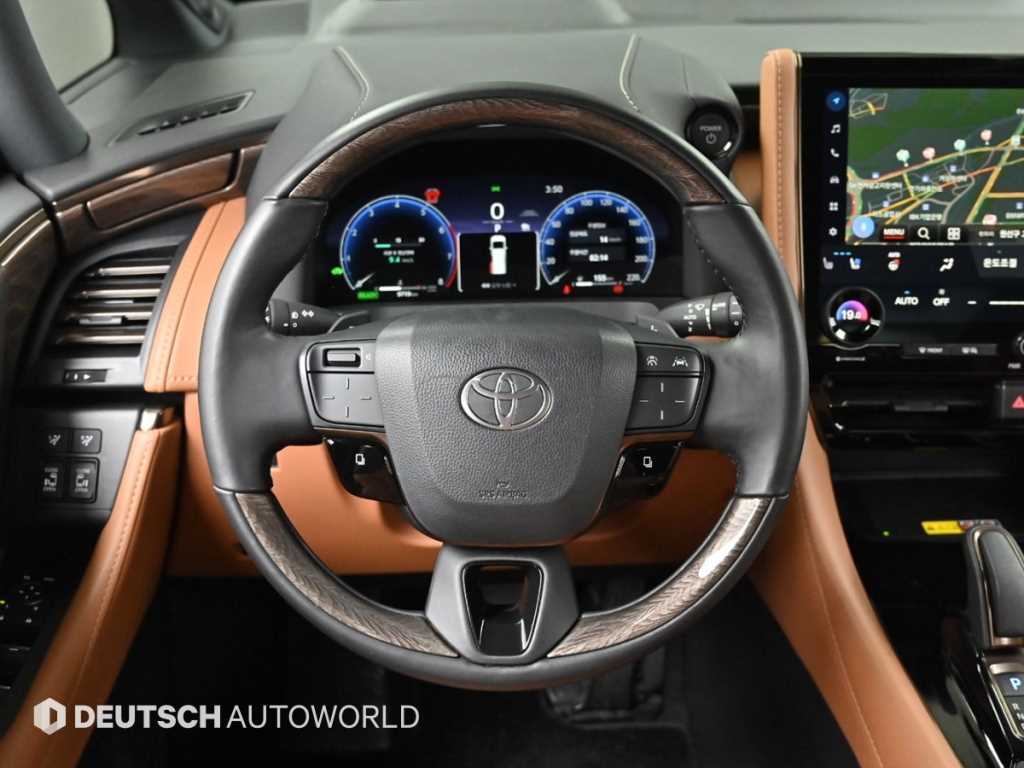 Toyota Alphard — photo 13
