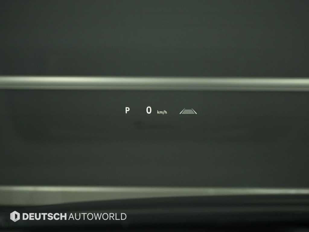 Toyota Alphard — photo 17