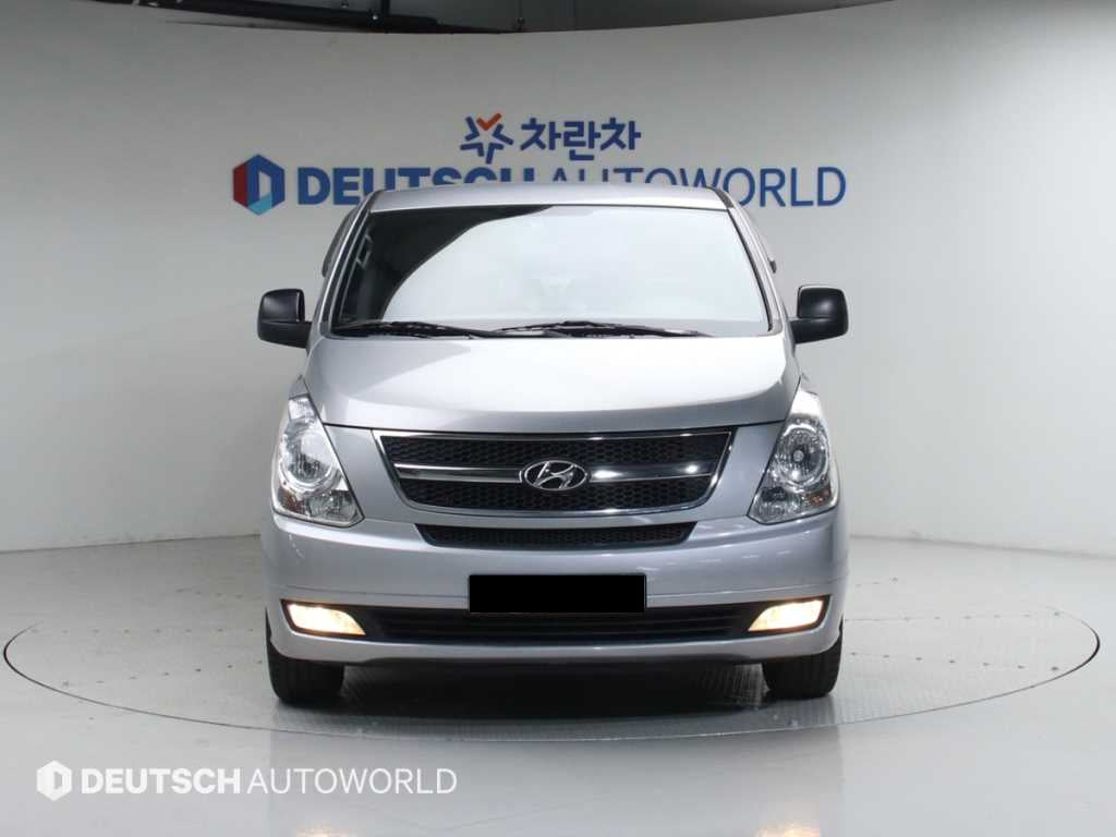 Hyundai Starex — photo 03