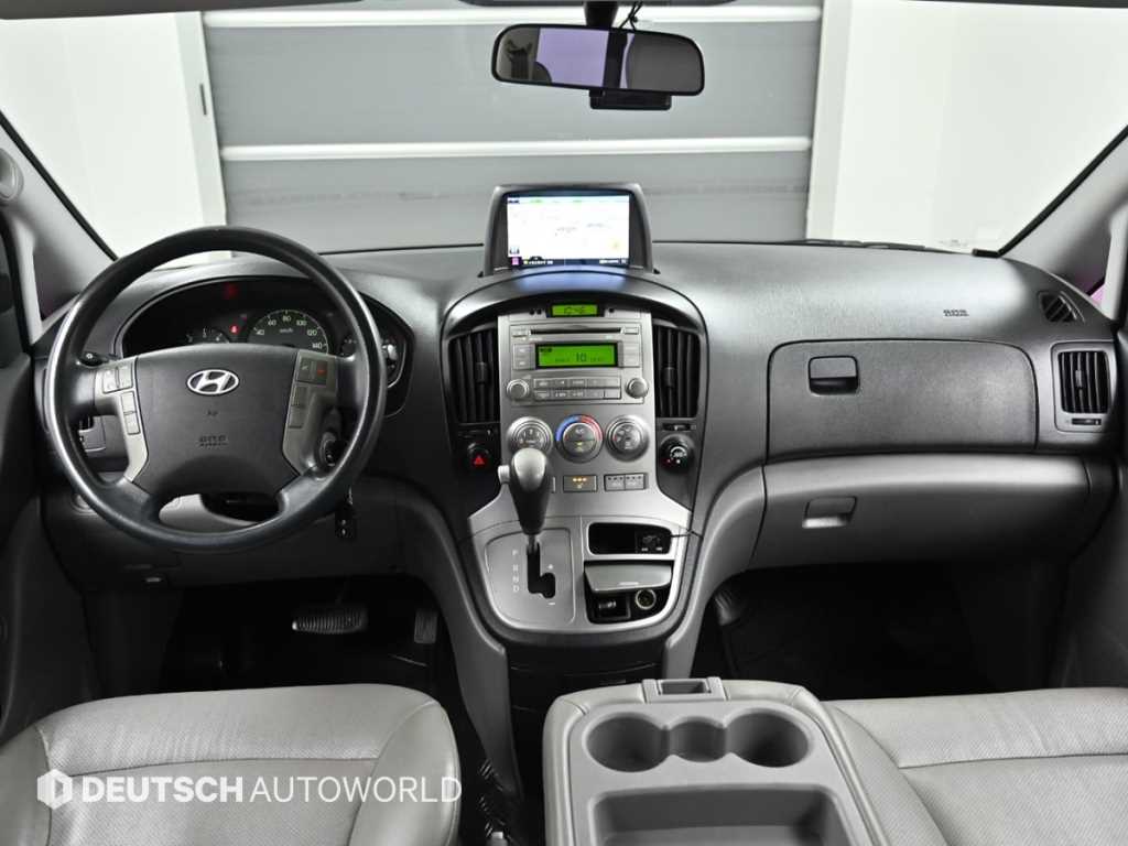 Hyundai Starex — photo 07