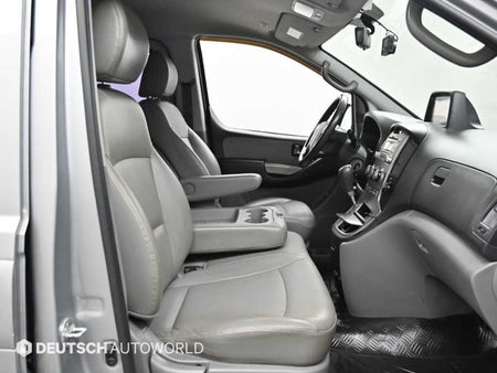Hyundai Starex — photo 10