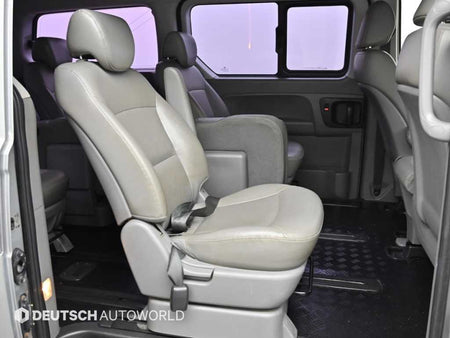 Hyundai Starex — photo 12