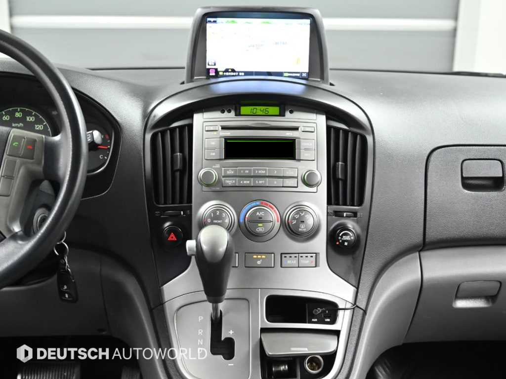 Hyundai Starex — photo 14