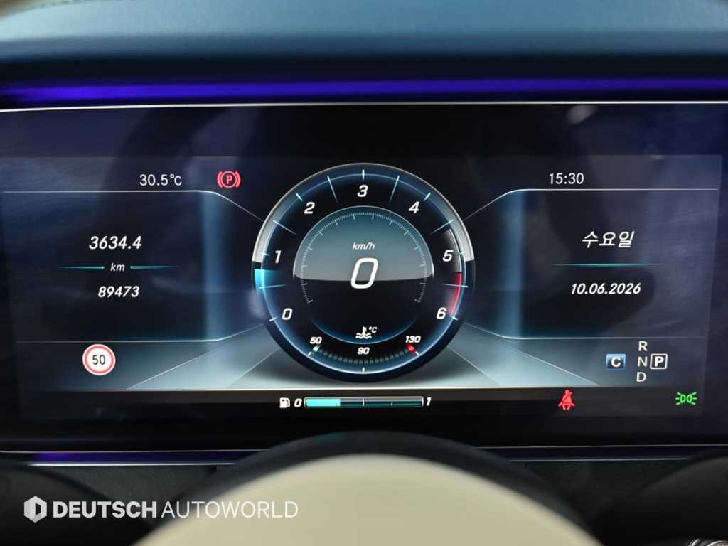 Mercedes-Benz E-Class — photo 08