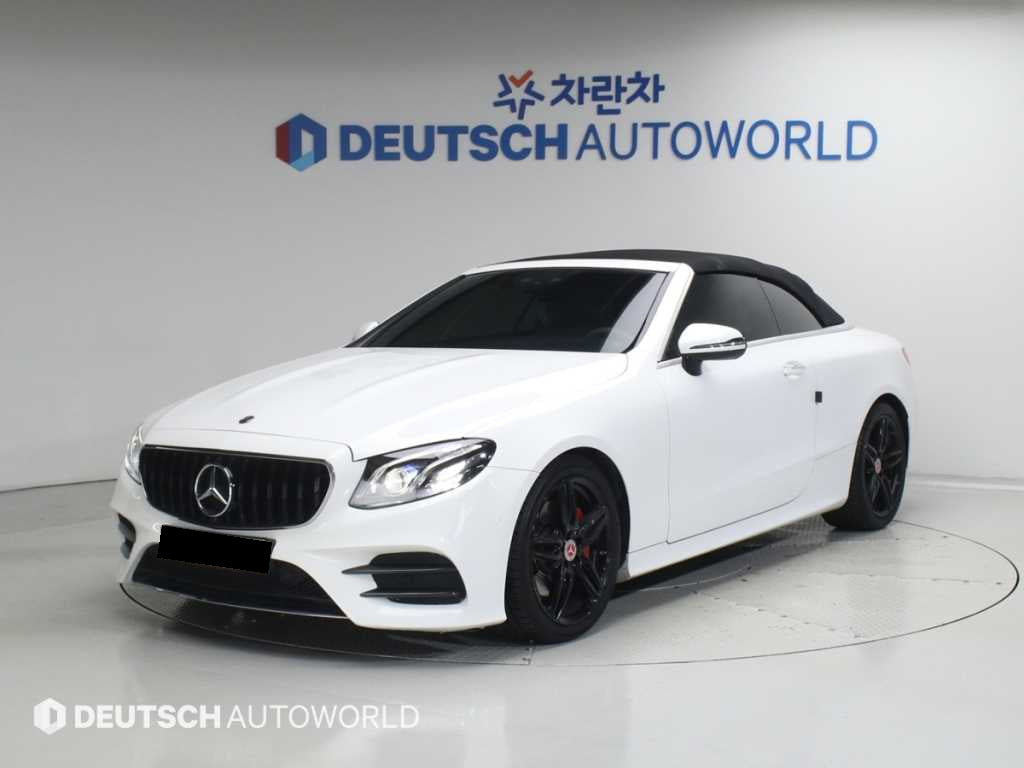 Mercedes-Benz E-Class — photo 20