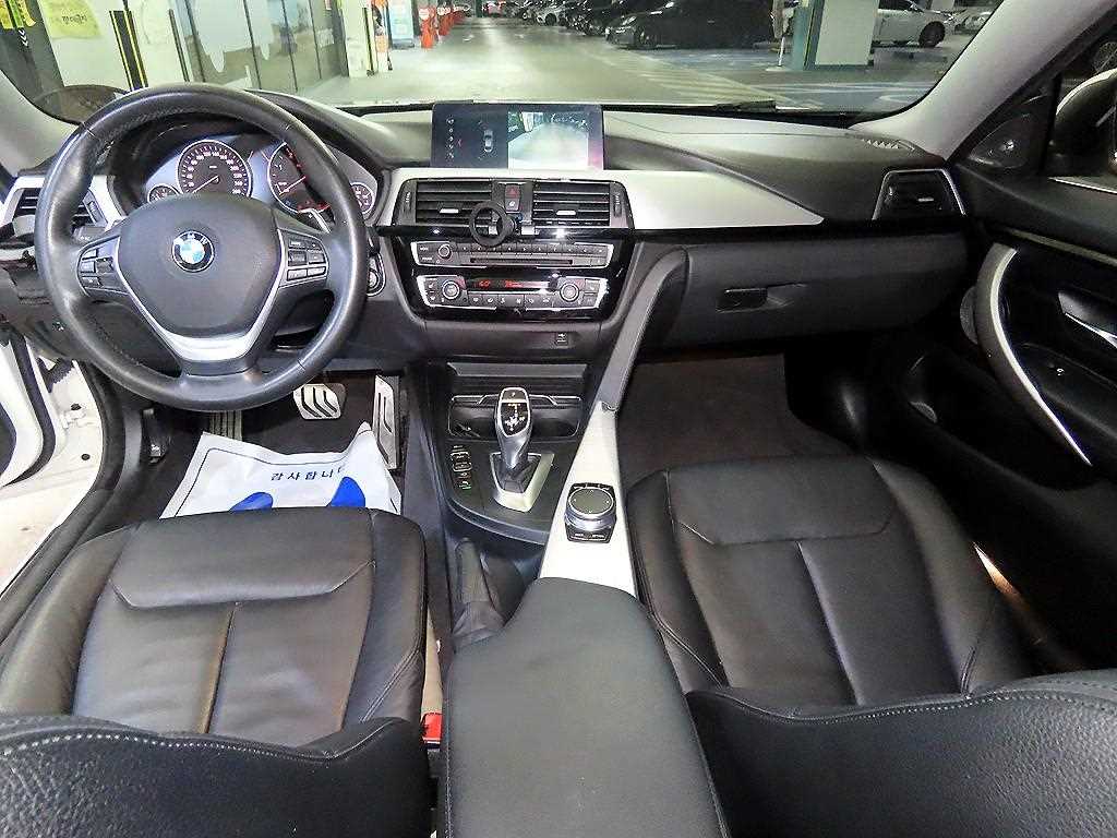 BMW 4-Series — photo 10