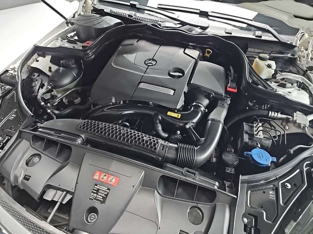 Mercedes-Benz E-Class — photo 05