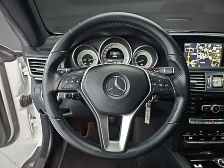 Mercedes-Benz E-Class — photo 09