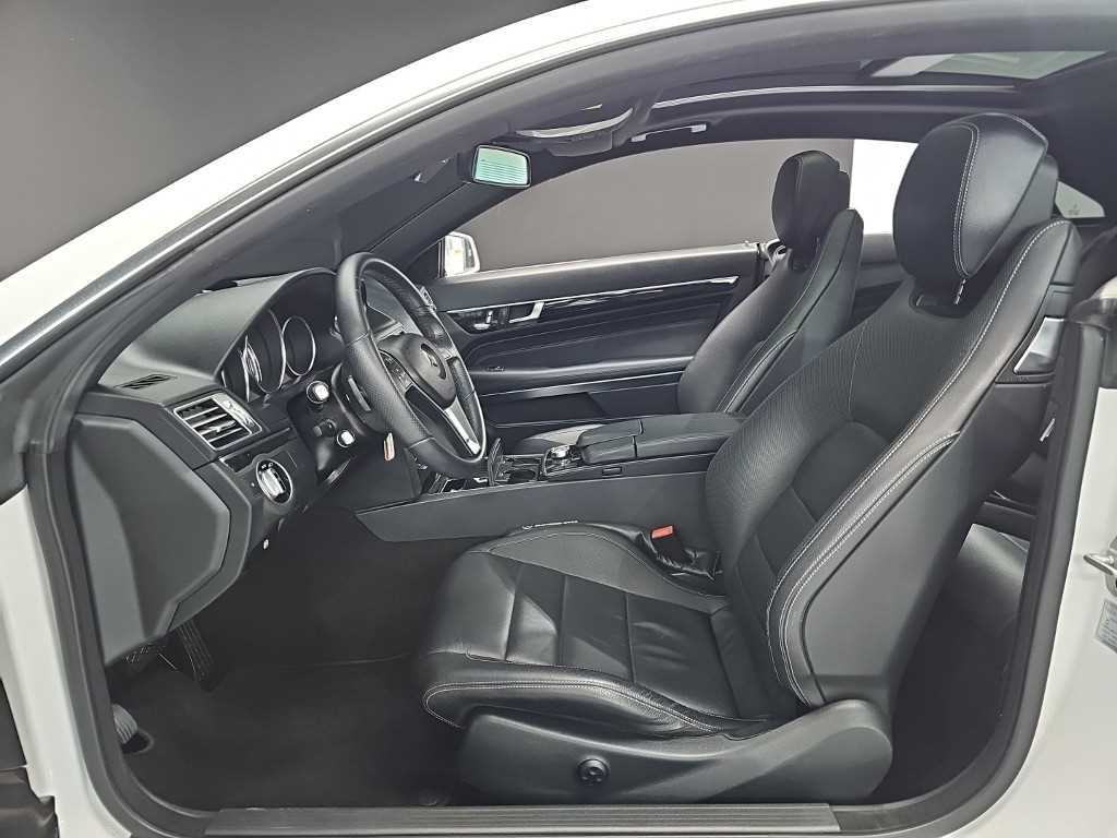Mercedes-Benz E-Class — photo 11