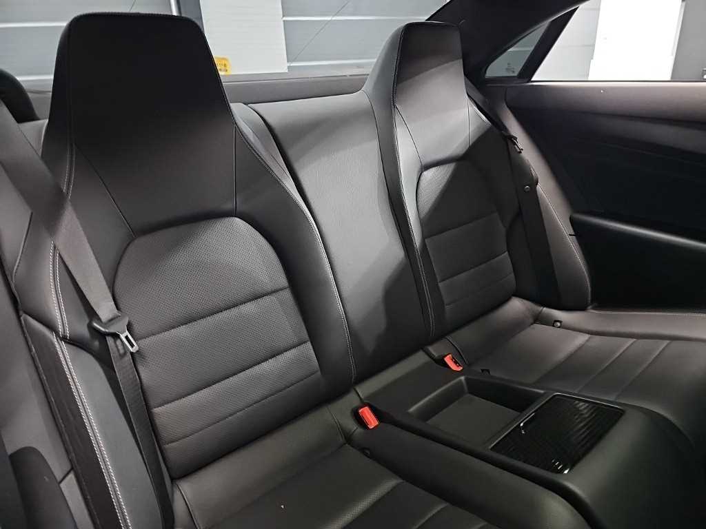 Mercedes-Benz E-Class — photo 12