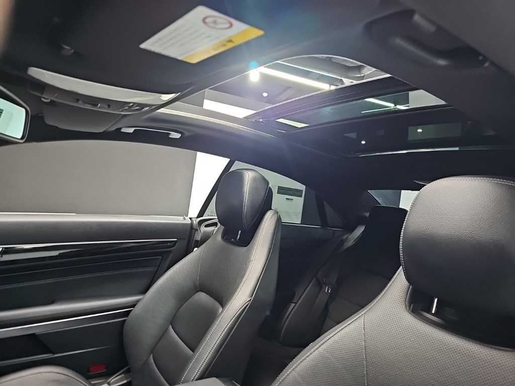 Mercedes-Benz E-Class — photo 13