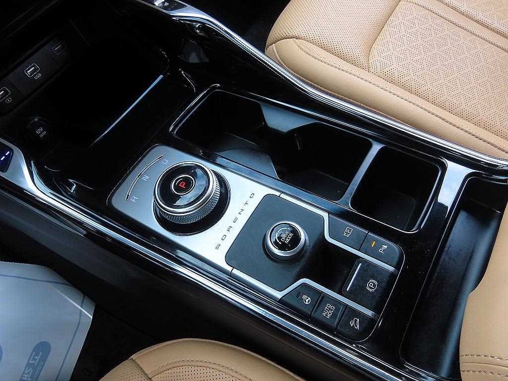 Kia Sorento — photo 11