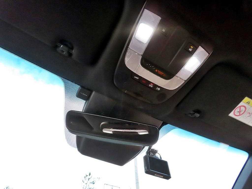 Kia Sorento — photo 14