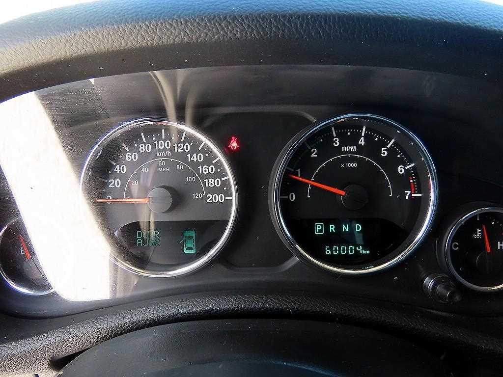 Jeep Wrangler — photo 09