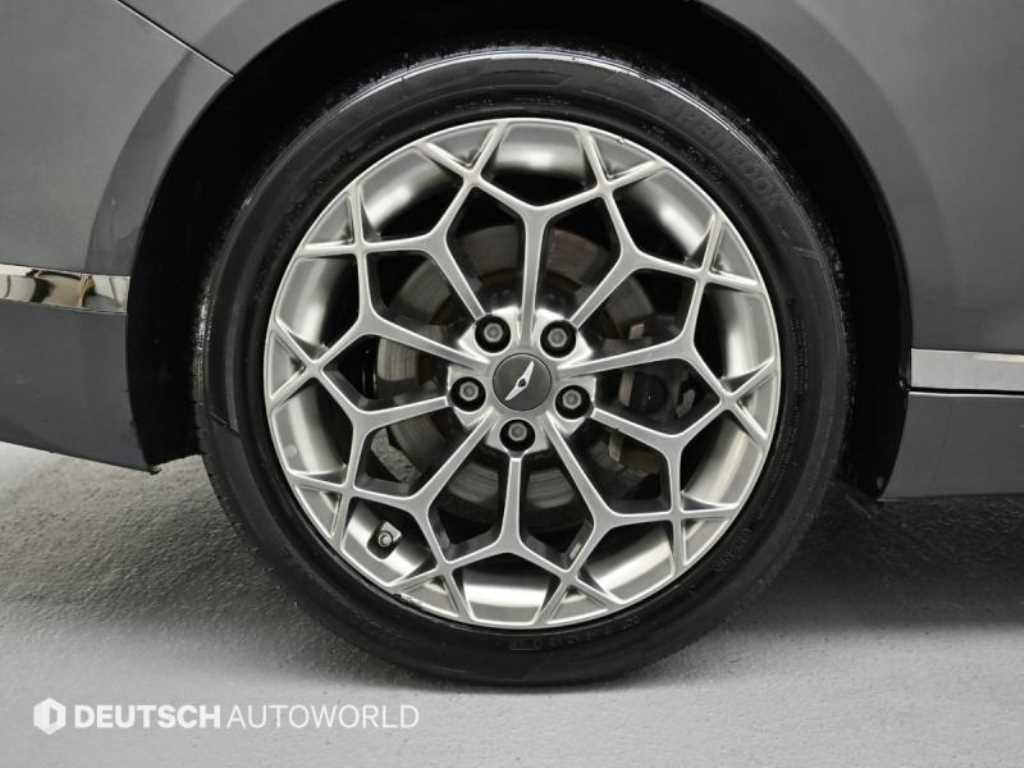 Genesis G80 — photo 06