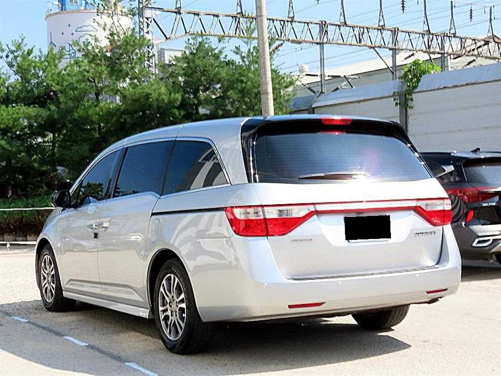 Honda Odyssey — photo 03