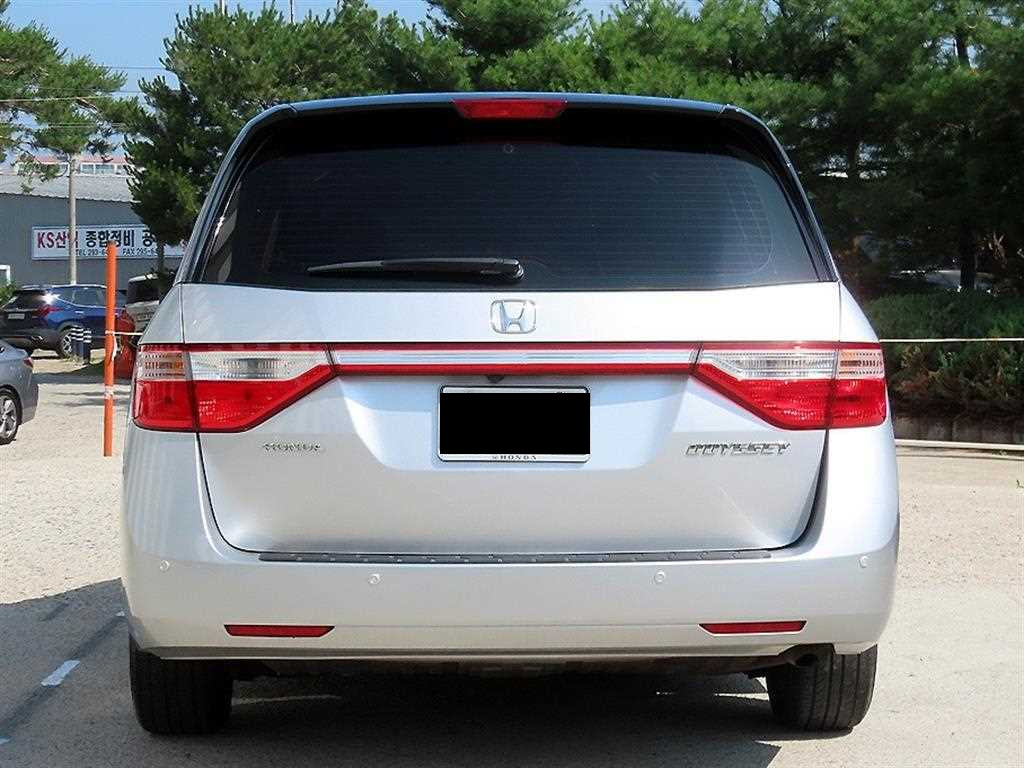 Honda Odyssey — photo 04