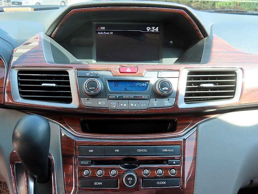Honda Odyssey — photo 13