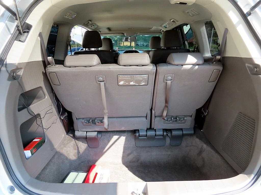 Honda Odyssey — photo 17