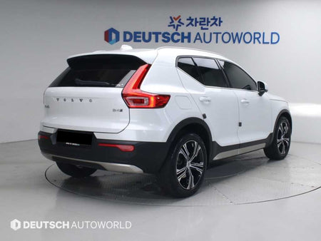 Volvo XC40 — photo 02