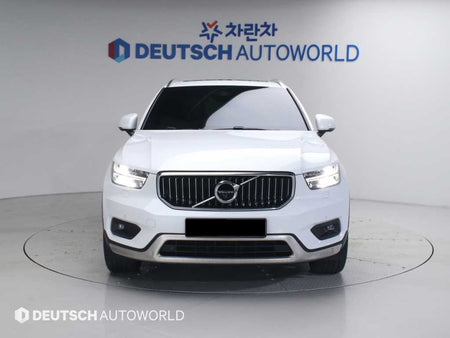 Volvo XC40 — photo 03
