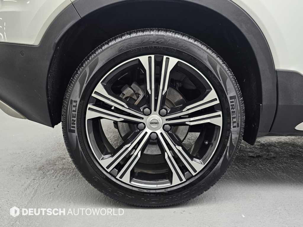 Volvo XC40 — photo 05