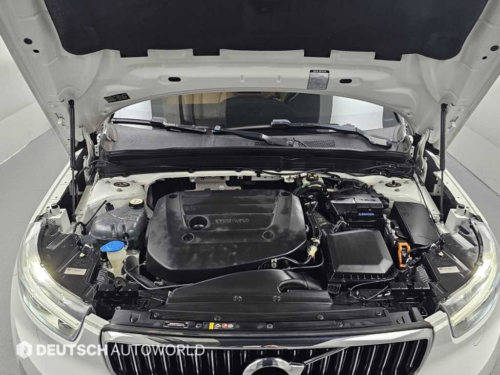 Volvo XC40 — photo 06