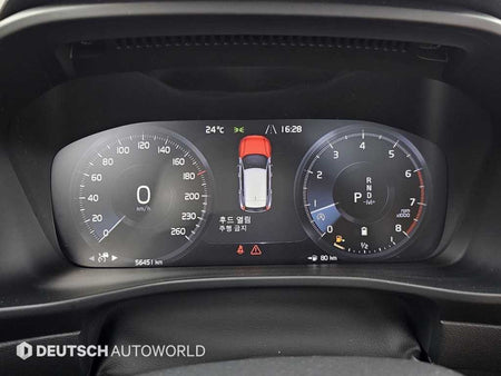 Volvo XC40 — photo 08