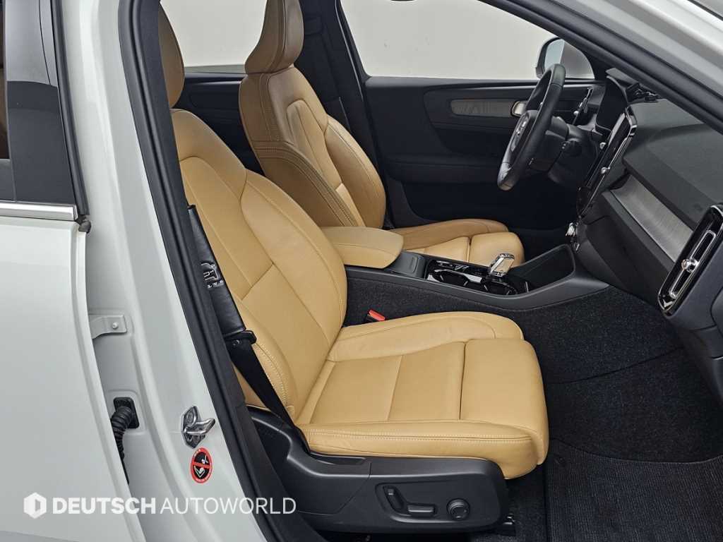 Volvo XC40 — photo 10