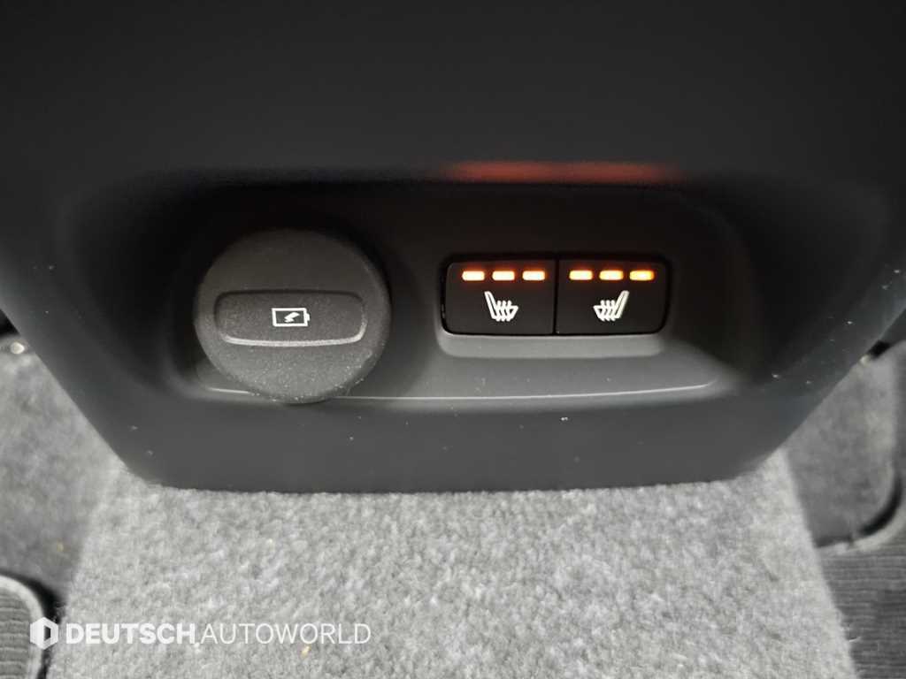 Volvo XC40 — photo 16