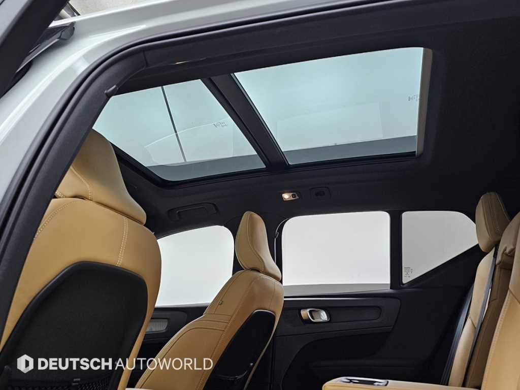 Volvo XC40 — photo 18