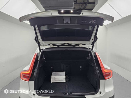 Volvo XC40 — photo 19