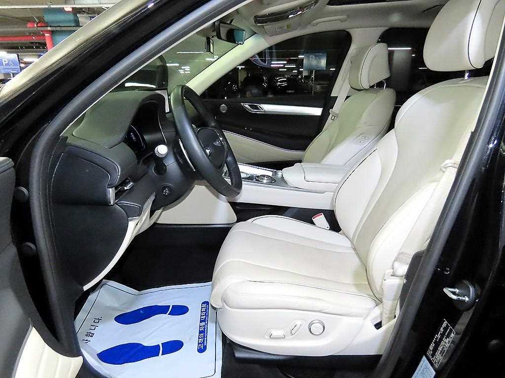 Genesis GV80 — photo 06