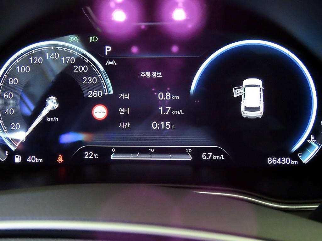 Genesis GV80 — photo 09