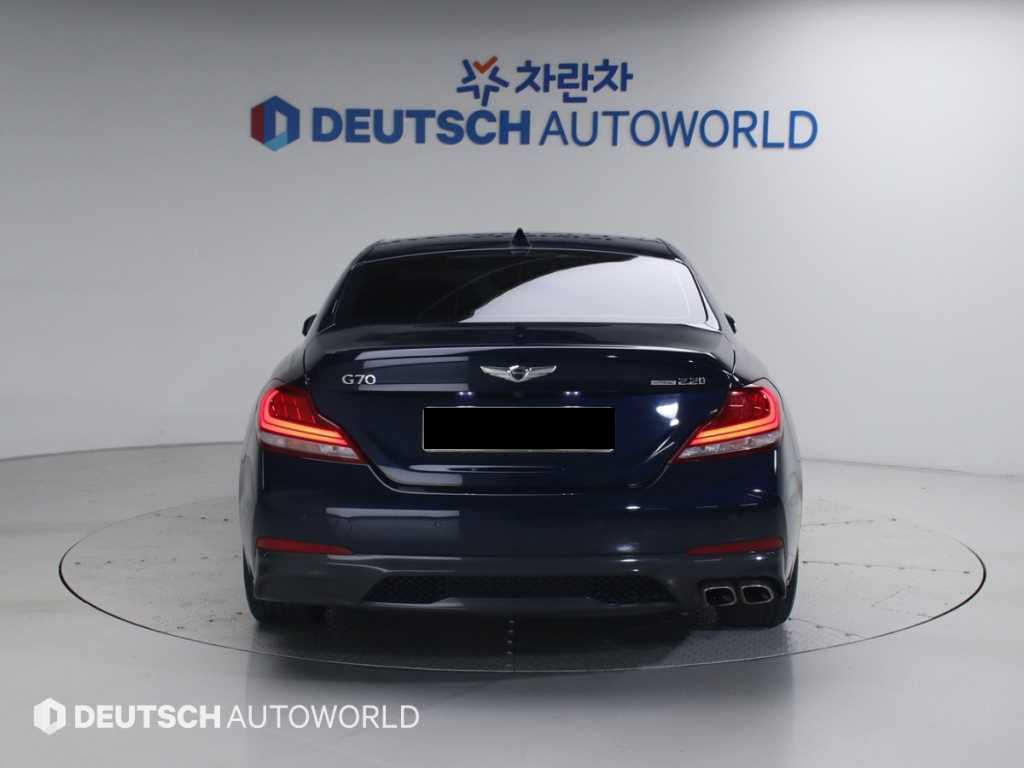 Genesis G70 — photo 04