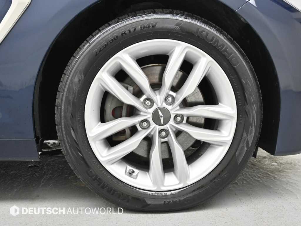 Genesis G70 — photo 05