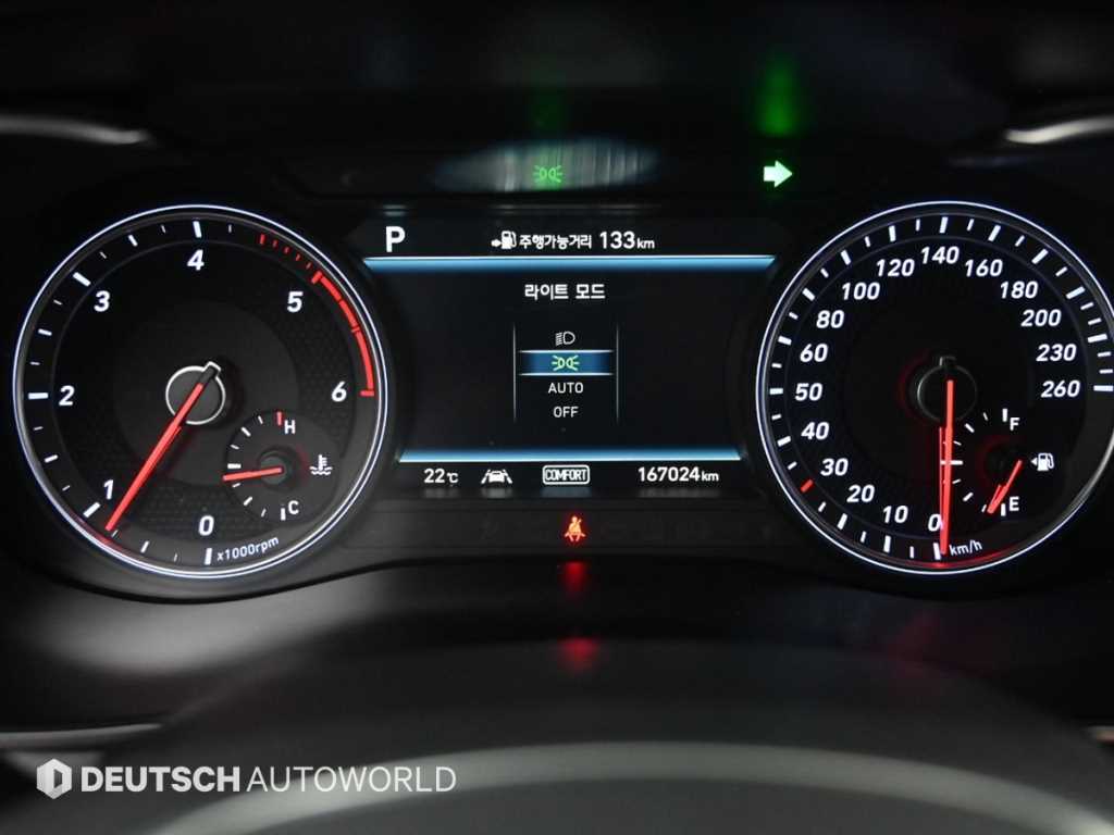 Genesis G70 — photo 08