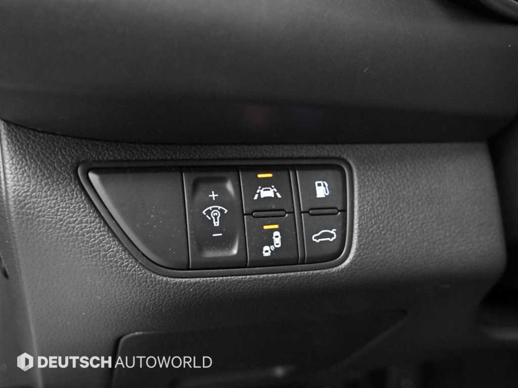 Genesis G70 — photo 17