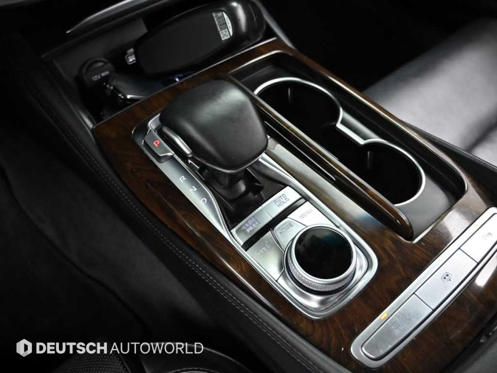 Kia K9 — photo 09