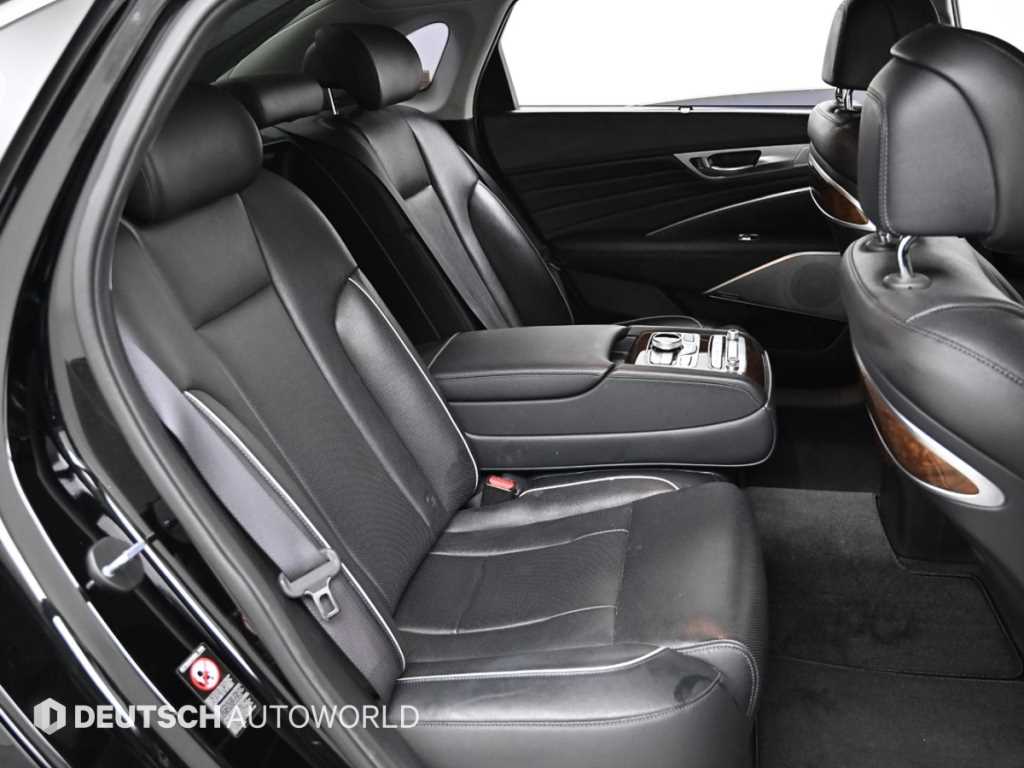 Kia K9 — photo 12